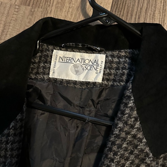 ⭐️4 for $20⭐️ Oversized blazer - Picture 2 of 3